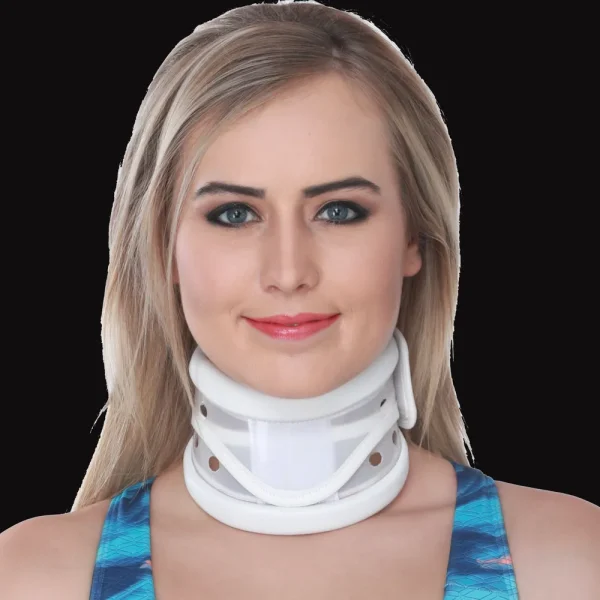 UM CERVICAL COLLAR HARD ADJUSTABLE
